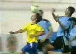 あるブラジル人サッカー選手の必殺テク　『アザラシドリブル』