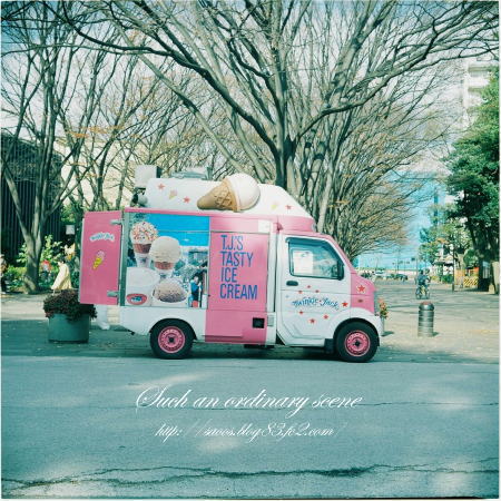 Such An Ordinary Scene ピンクのアイスクリーム販売車