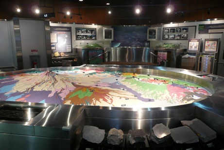 生活と地質現象が展示された第３展示室